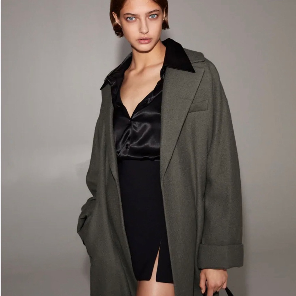 NWT ZARA mini skirt with slit